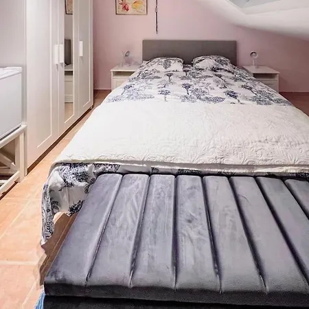 Modern Loft With 2 Bedrooms Near Sint Truiden 아파트 Herk-de-Stad
